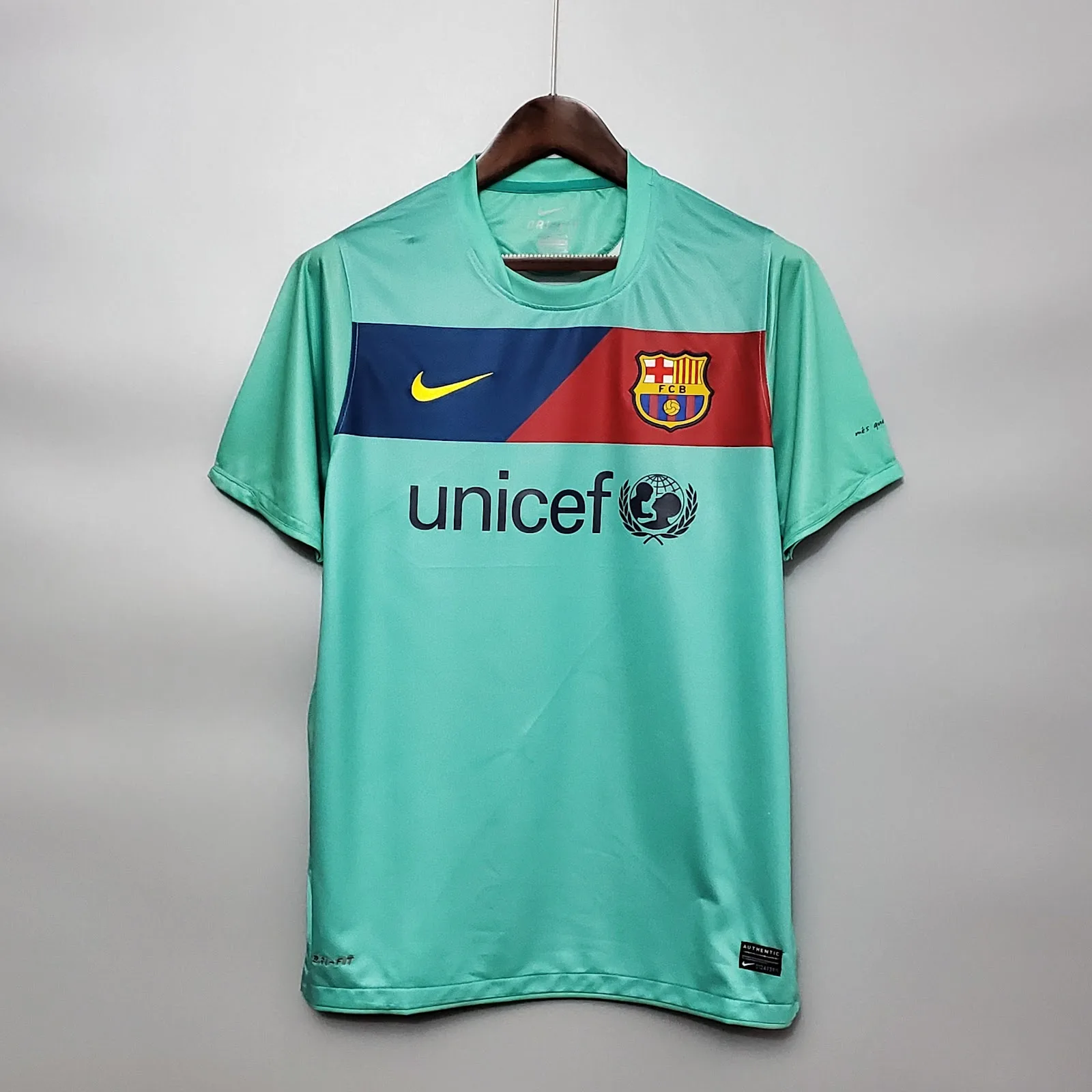 Camiseta Barcelona – Visitante Retro – 2010-11 – Variante 1