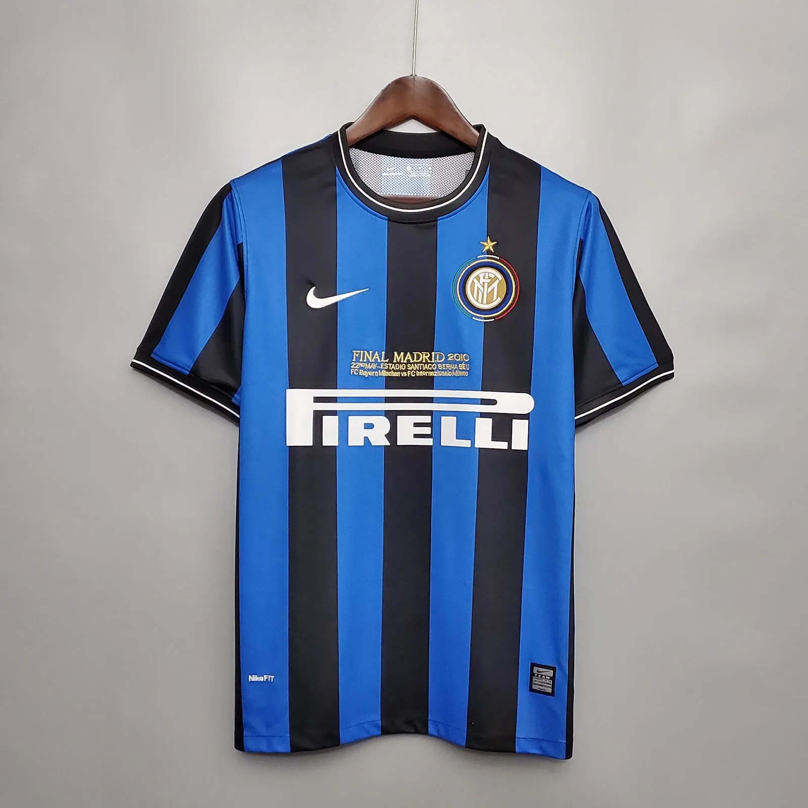 Camiseta Inter de Milán – Titular Retro Final Madrid – 2009-10