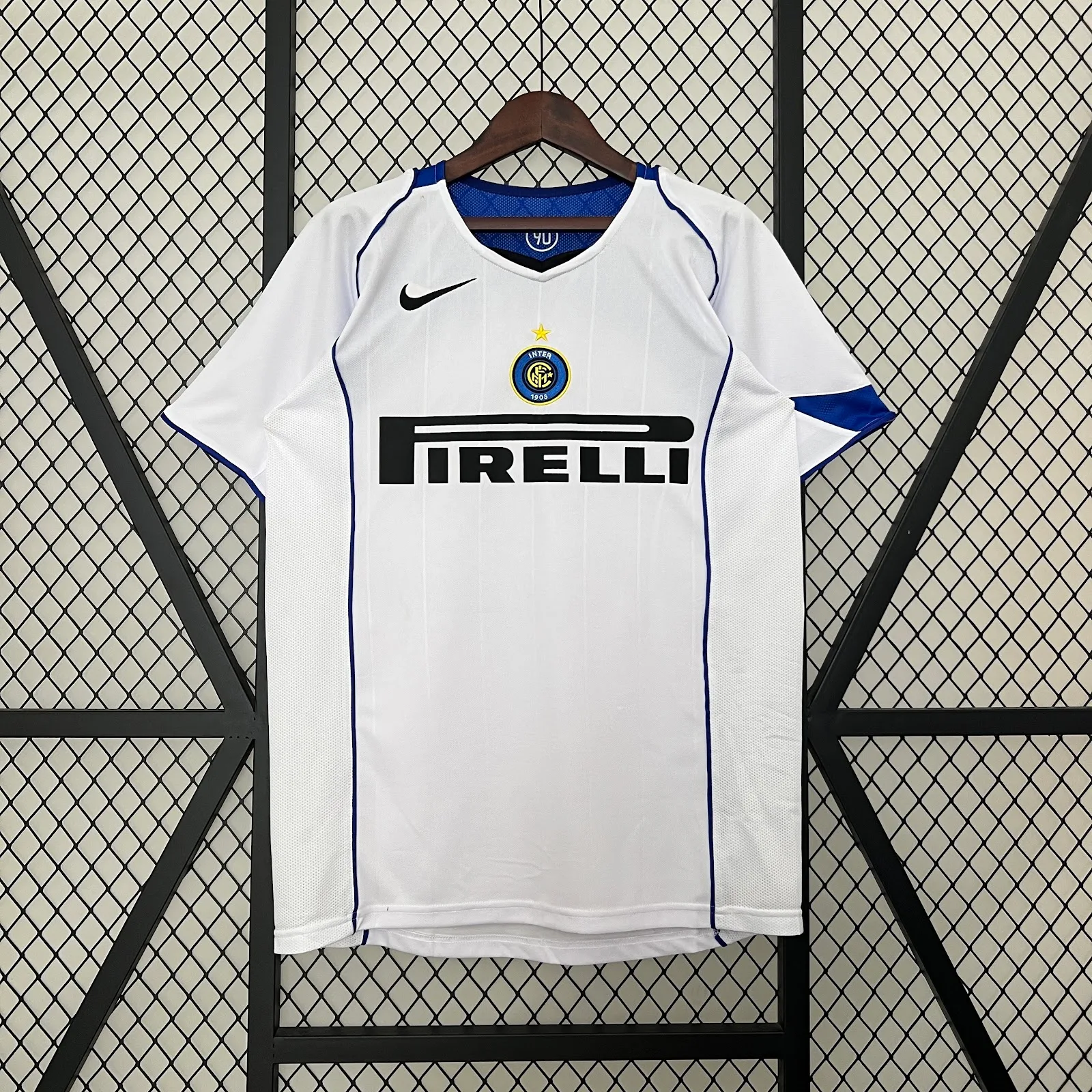 Camiseta Inter de Milán – Visitante con patrocinadores – 2004-05