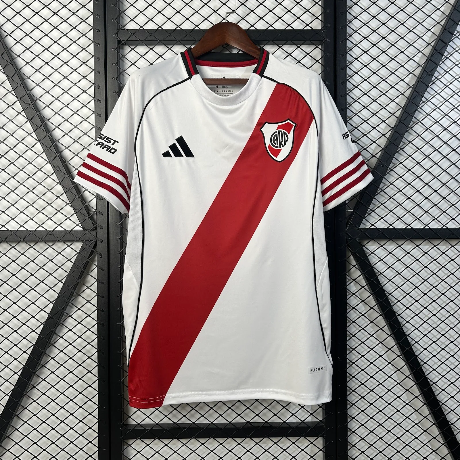 Camiseta River Plate – Titular con patrocinadores – 2025-26