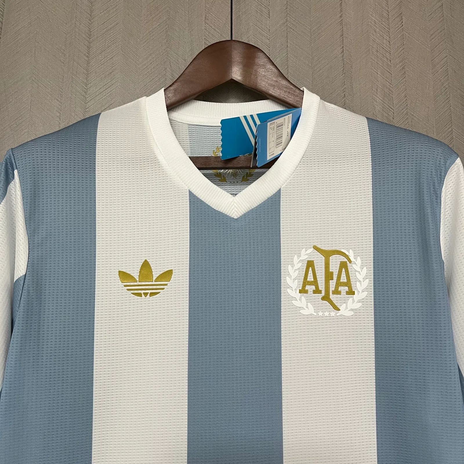 Camiseta Argentina – Titular Retro edición conmemorativa – 2024-25